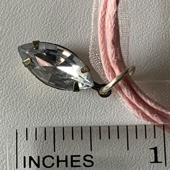 Necklace marquis shaped sparkle pendant on pink ribbon choker - Picture 6 of 7